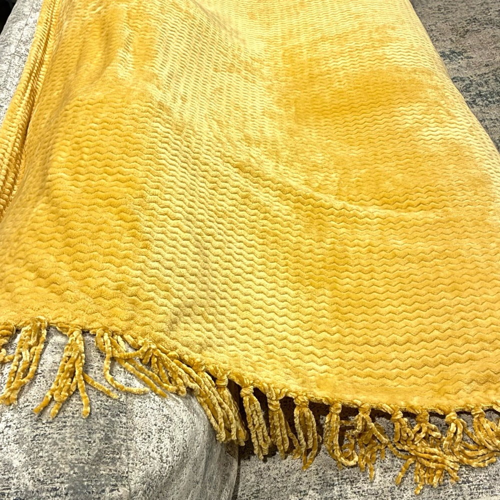 Yellow Textured Throw Blanket, 4’ x 6’ - Picture 3 of 4